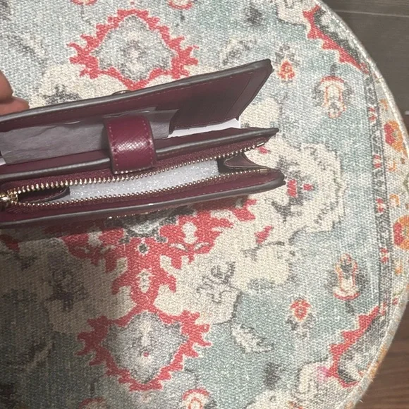 NWOT Kate Spade Burgandy Wallet - Picture 5 of 6